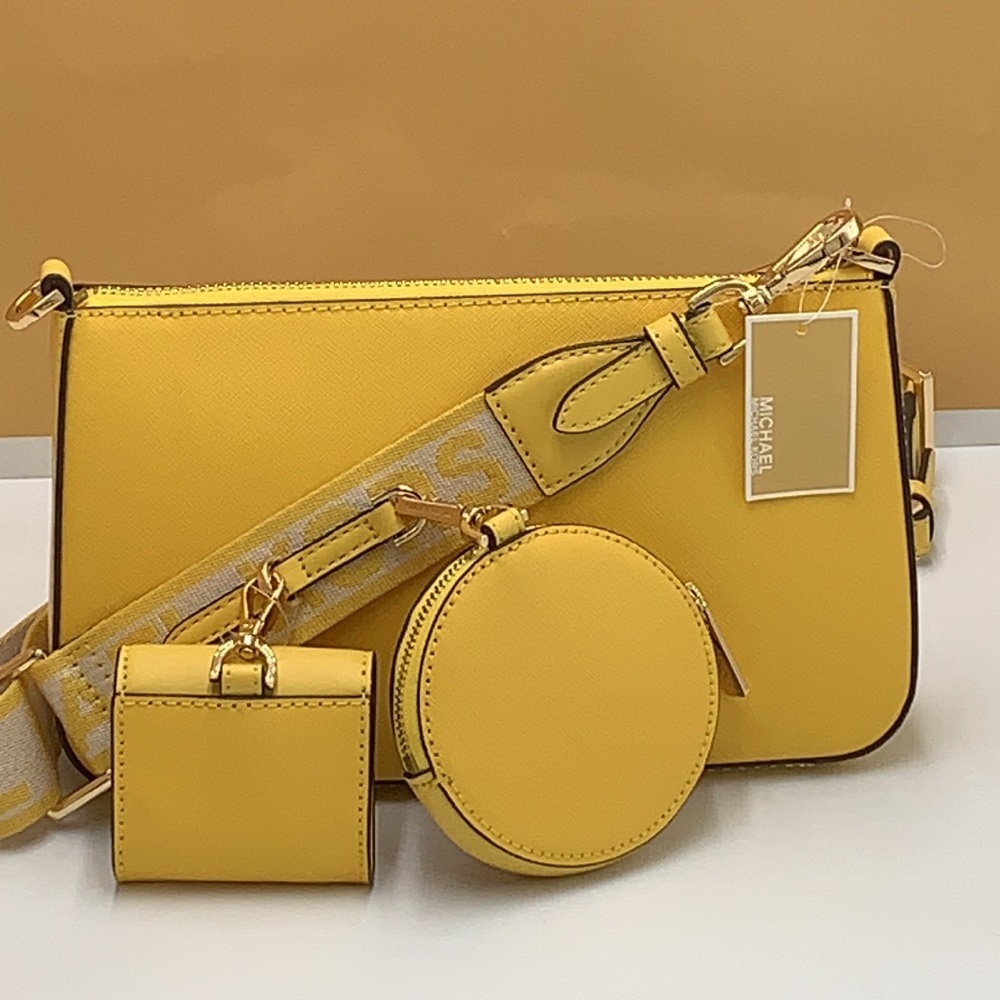 MICHAEL KORS JET SET TRAVEL SMALL
SHOULDER CROSSBODY BAG WITH TECH ATTCH AIRPOD - Picture 10 of 16